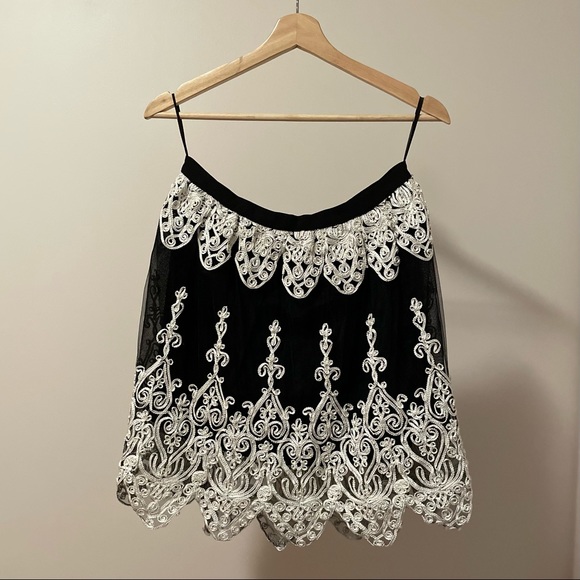 Design Lab Lord & Taylor Dresses & Skirts - Design Lab Embroidered Black and White Mini Skirt with tulle (new without tag)